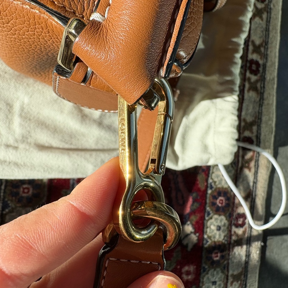 Loewe small brown puzzle - caramel with gold hardware - Picture 4 of 7
